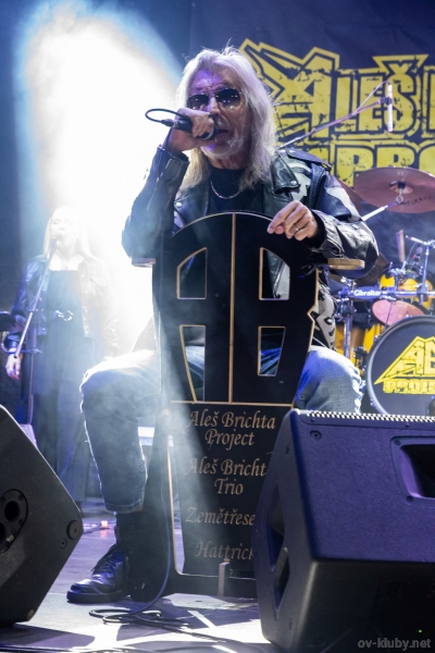 174