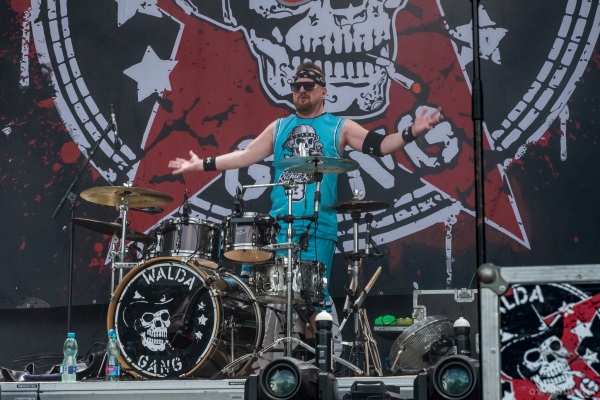 137